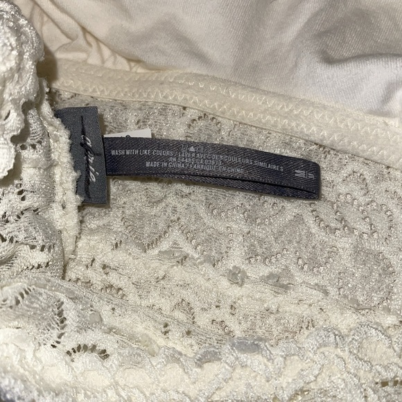 Off white lace Aerie strapless - Picture 4 of 4